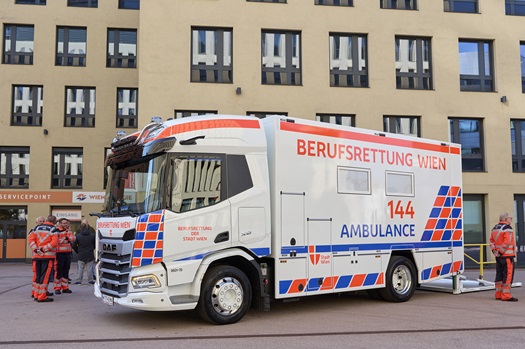 DAF-XD-450-FA-4x2-berufsrettung-wien