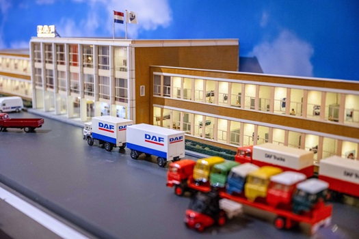 Detailed-scale-model-of-DAF-main-building-in-DAF-Museum-02